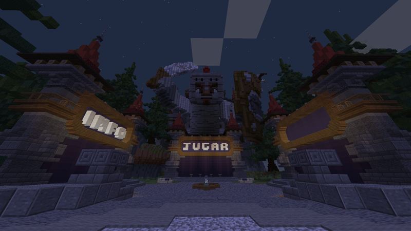 La entrada del spawn de noche: una estatua de caballero sobre el portal con el letrero JUGAR y, a la izquierda, el letrero INFO.
